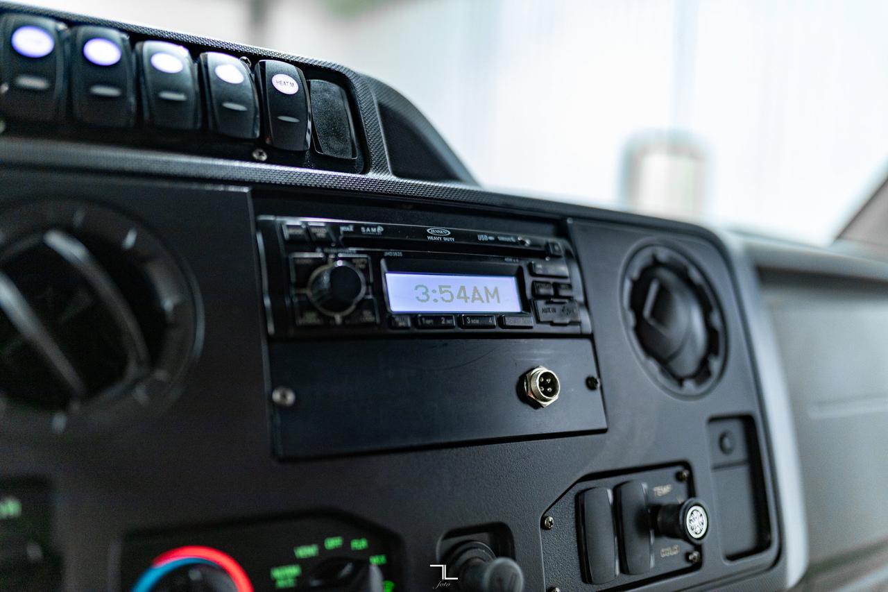 2011 Ford E-450 Wheelchair Bus 9 Passenger Red Deer AB