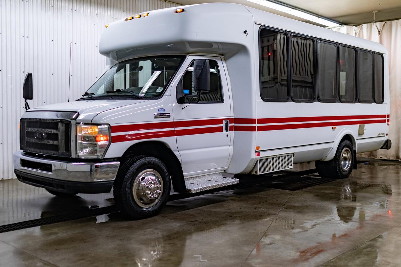 2011 Ford E-450 Wheelchair Bus 9 Passenger Red Deer AB