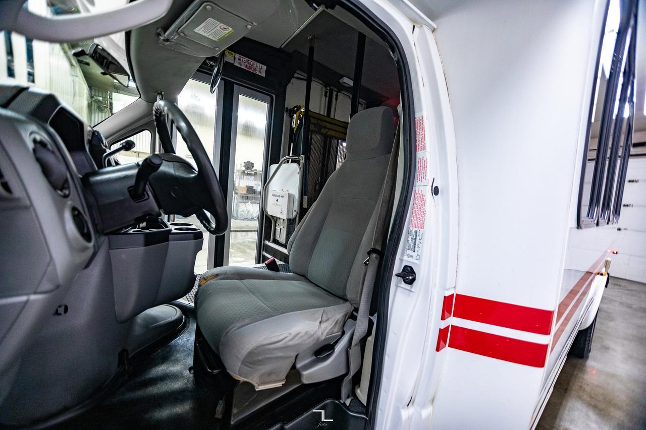 2011 Ford E-450 Wheelchair Bus 9 Passenger Red Deer AB