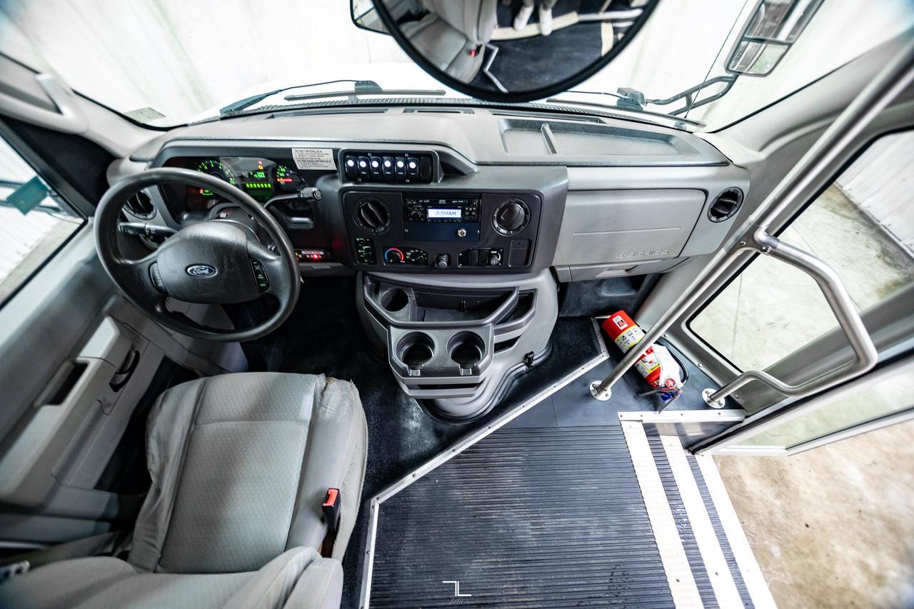 2011 Ford E-450 Wheelchair Bus 9 Passenger Red Deer AB