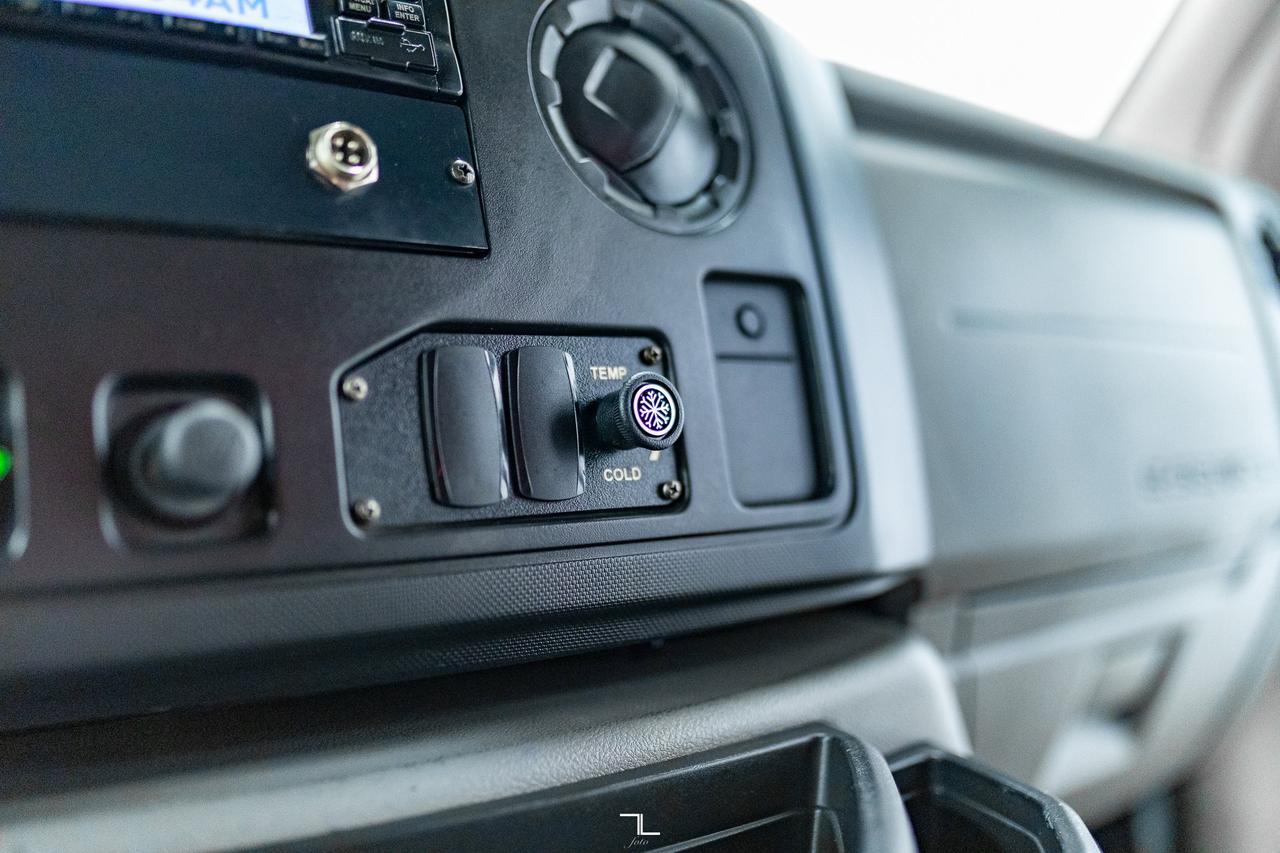 2011 Ford E-450 Wheelchair Bus 9 Passenger Red Deer AB