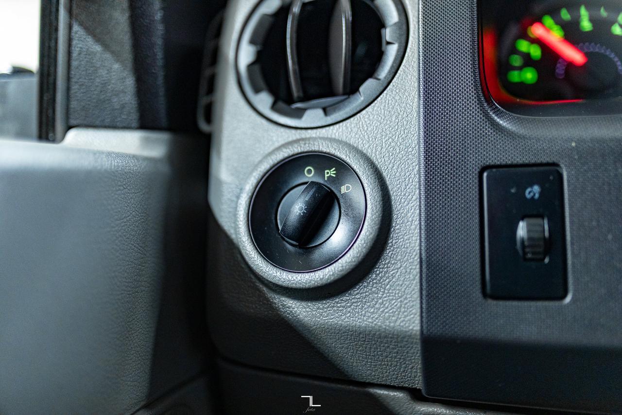 2011 Ford E-450 Wheelchair Bus 9 Passenger Red Deer AB