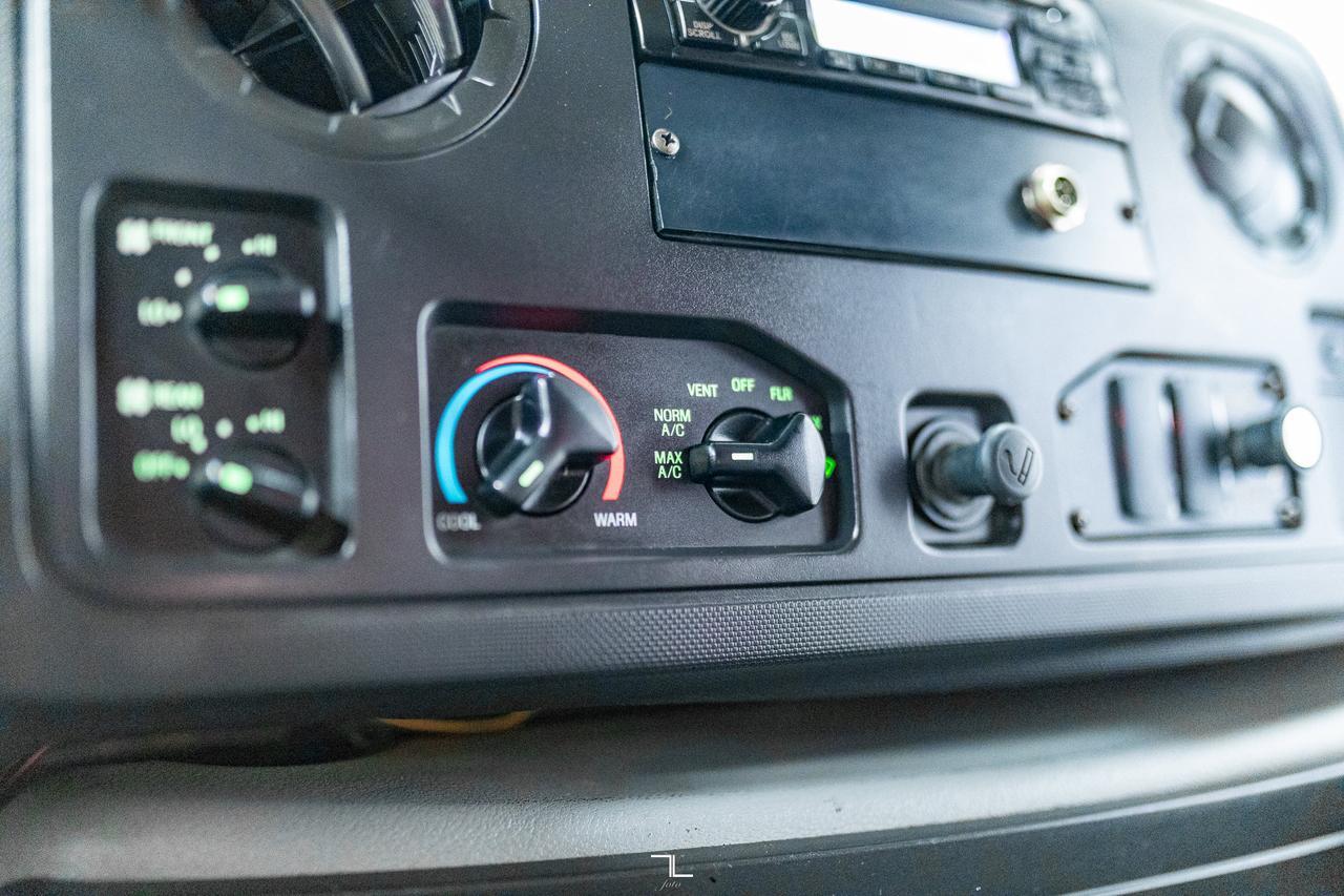 2011 Ford E-450 Wheelchair Bus 9 Passenger Red Deer AB