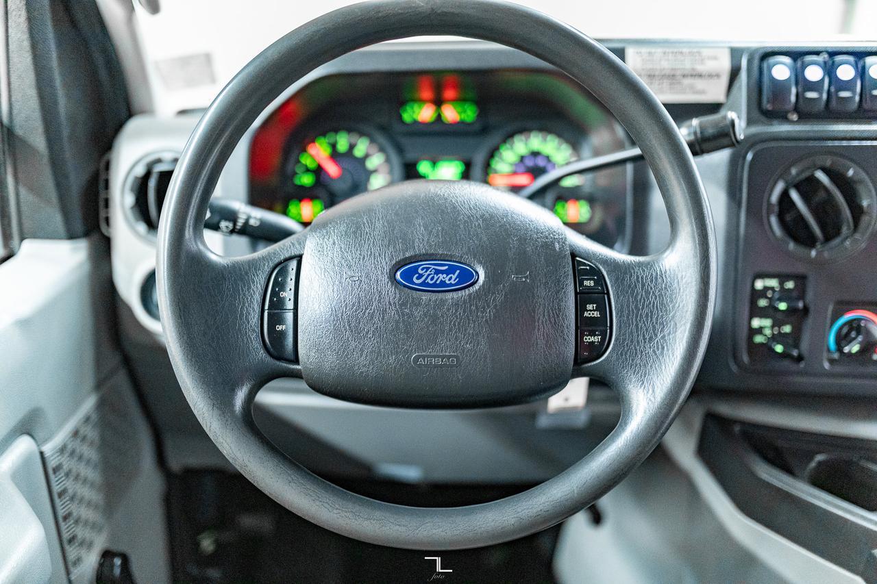 2011 Ford E-450 Wheelchair Bus 9 Passenger Red Deer AB