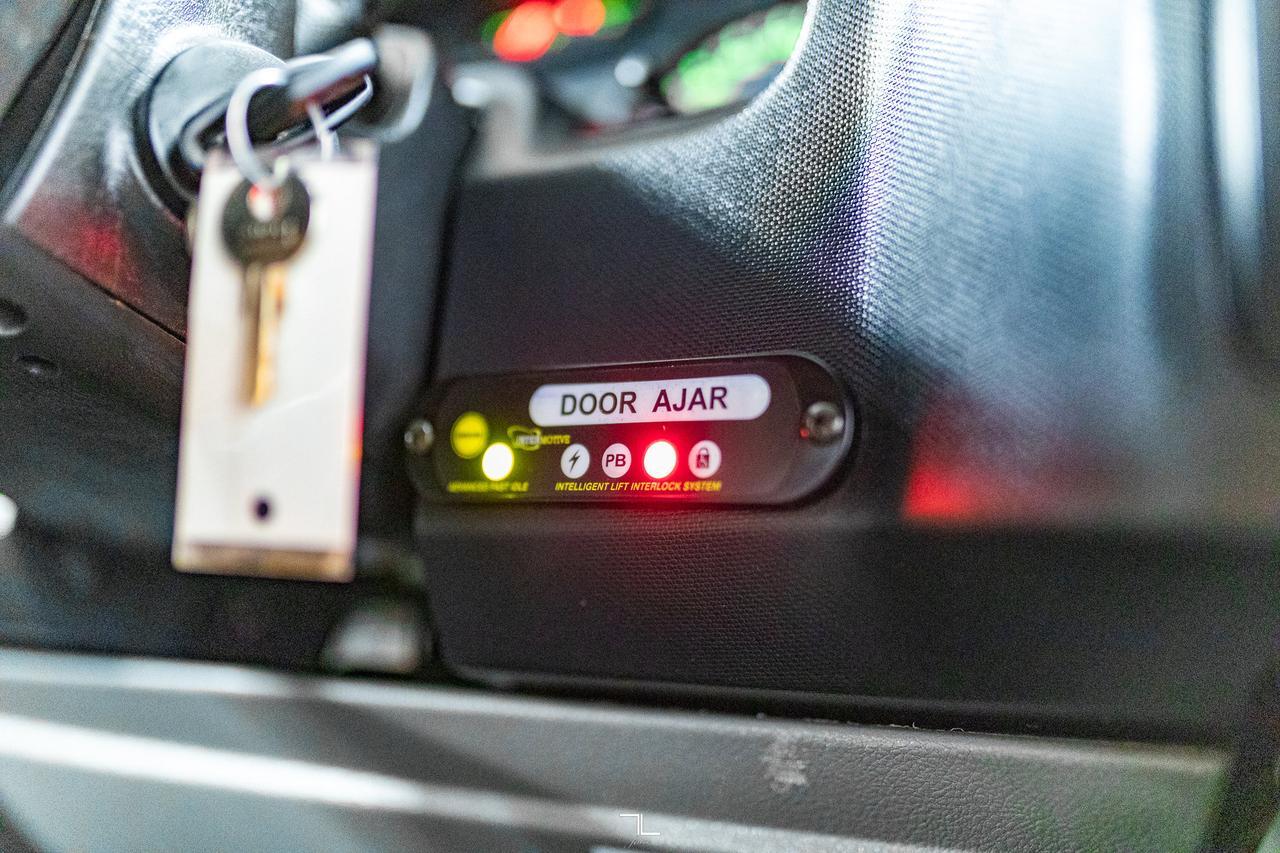 2011 Ford E-450 Wheelchair Bus 9 Passenger Red Deer AB