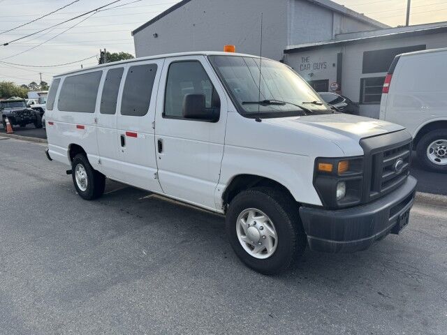 2011 Ford E350 XLT Extended Passenger Van XLT