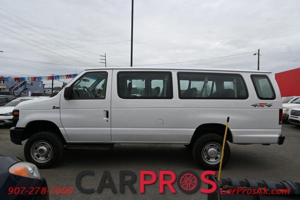 2011 Ford Econoline Wagon E350 XL - 5.4L V8 - Automatic - Quigley Conversion 4X4 - Auto Start - Seats 11 - Block Heater - Tow Package - Low Miles - 1 Owner