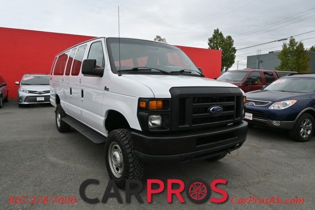 2011 Ford Econoline Wagon E350 XL - 5.4L V8 - Automatic - Quigley Conversion 4X4 - Auto Start - Seats 11 - Block Heater - Tow Package - Low Miles - 1 Owner