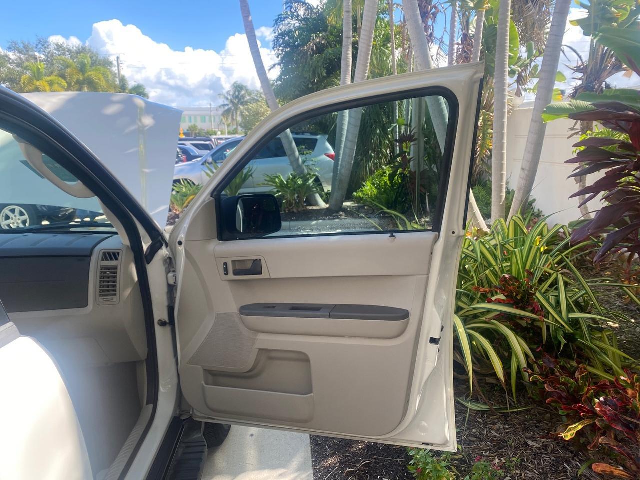 2011 Ford Escape XLS LOW MILES 28,147 Pompano Beach FL
