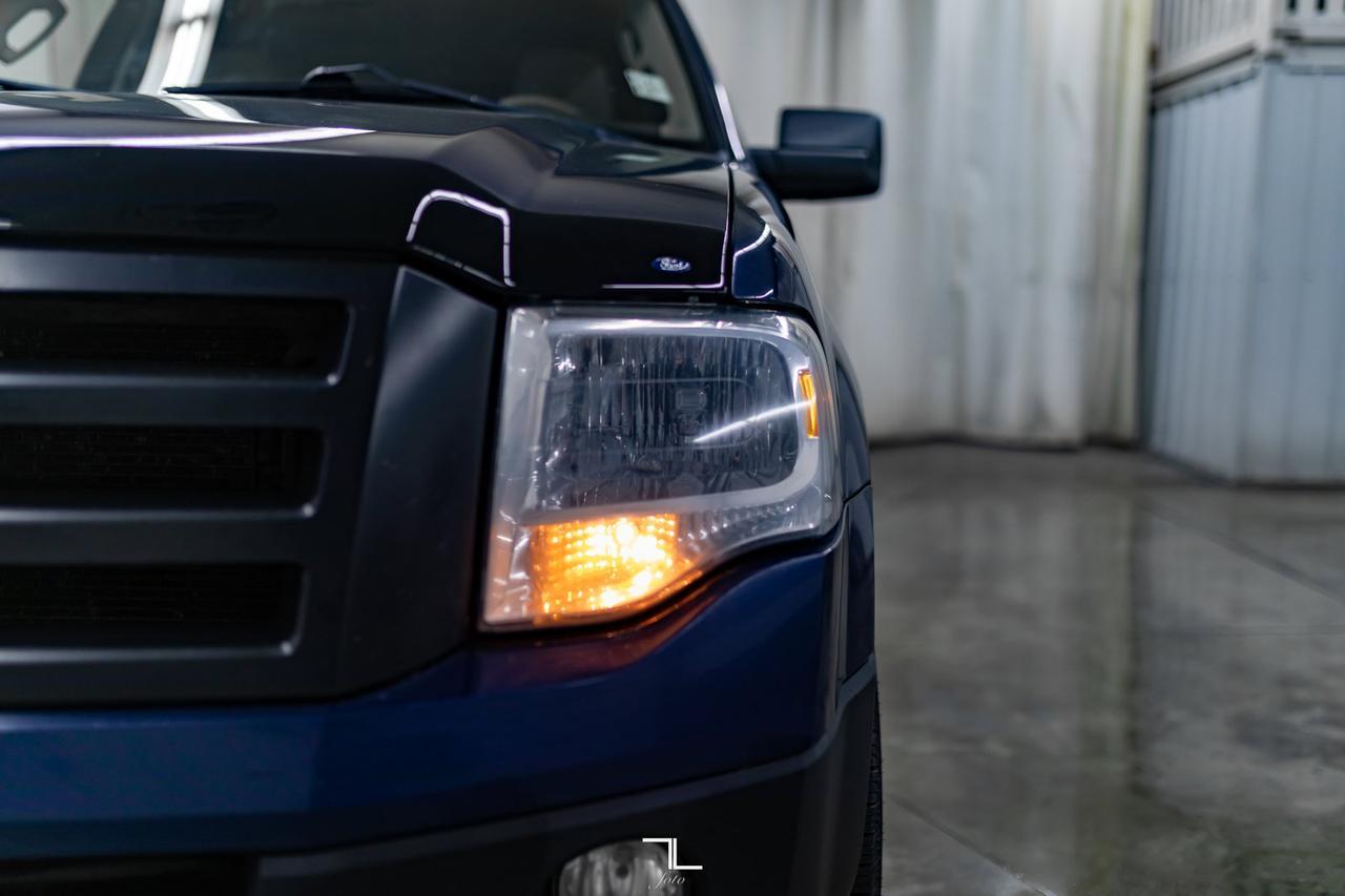 2011 Ford Expedition 4x4 XLT Red Deer AB