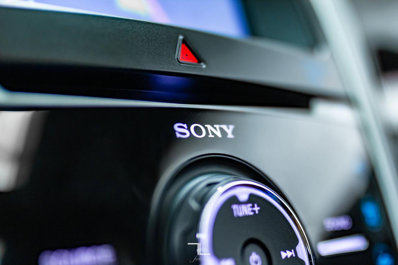 2011 Ford Explorer AWD Limited Leather Roof Nav BCam Red Deer AB