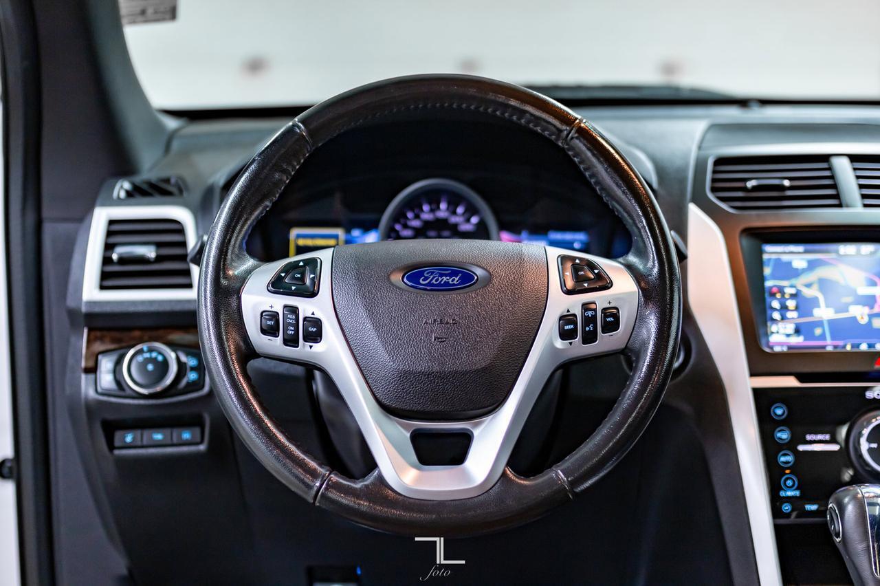 2011 Ford Explorer AWD Limited Leather Roof Nav BCam Red Deer AB