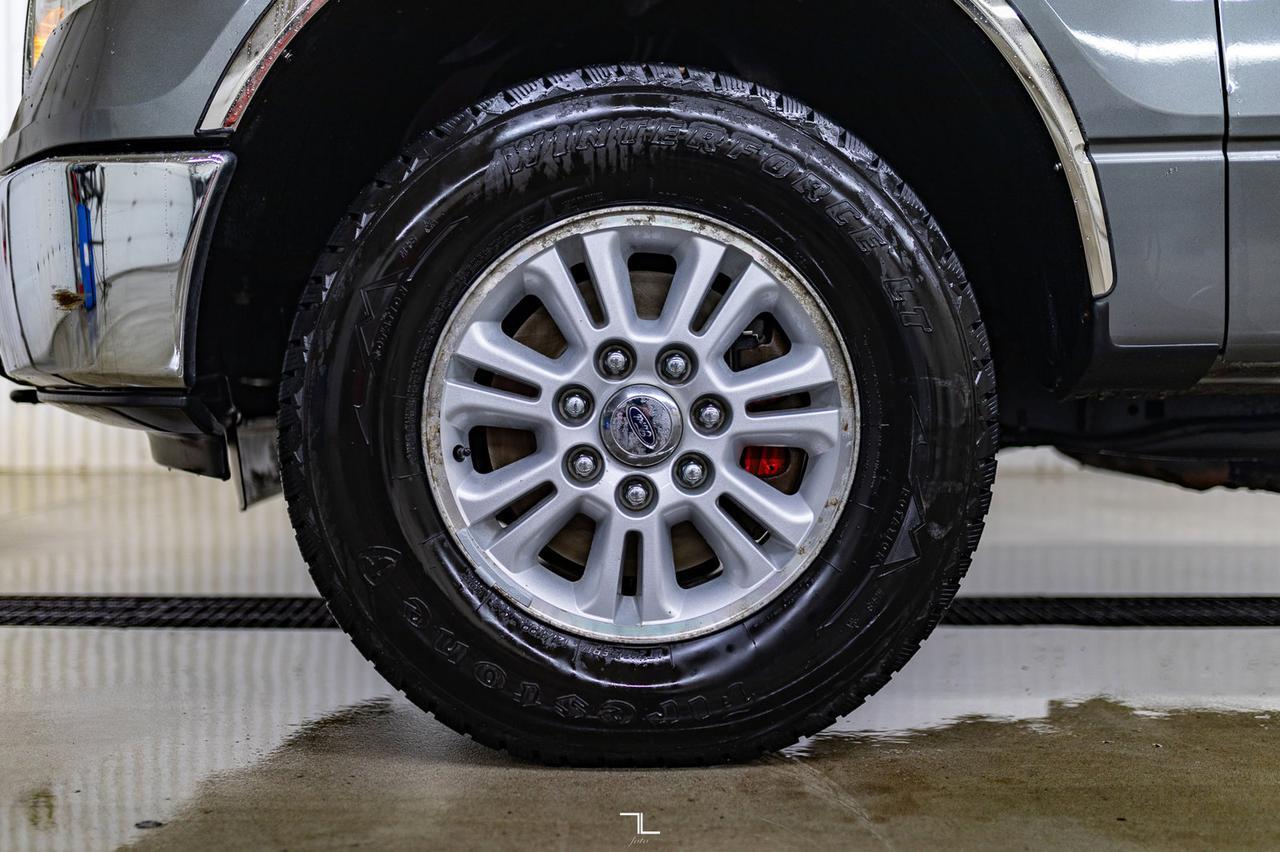 2011 Ford F-150 4x4 Super Cab XLT Longbox PSeat Red Deer AB