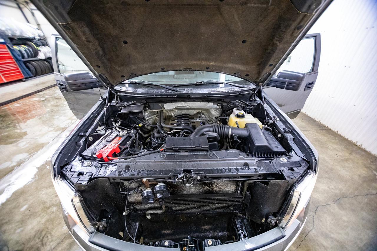 2011 Ford F-150 4x4 Super Cab XLT Longbox PSeat Red Deer AB