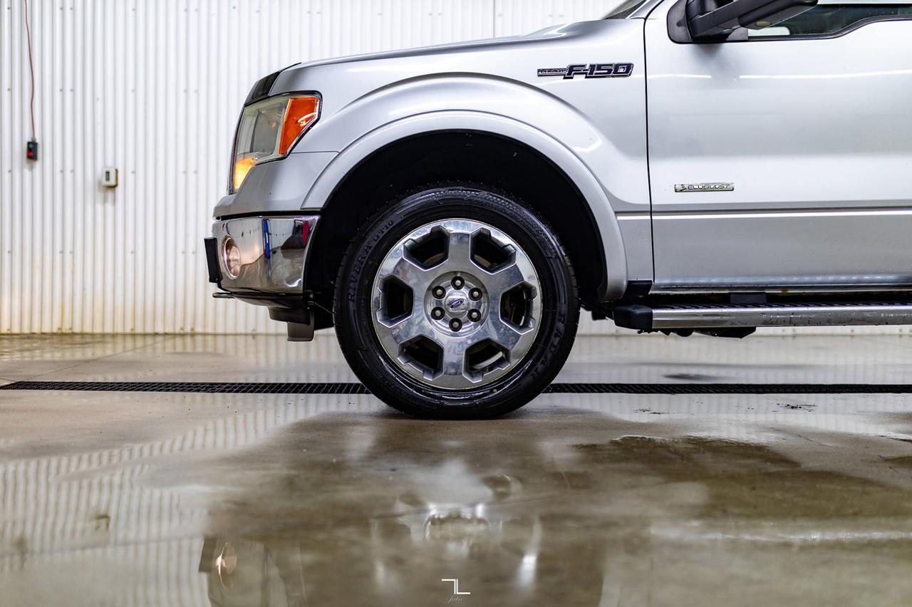 2011 Ford F-150 4x4 Super Crew Lariat Leather Roof BCam Red Deer AB