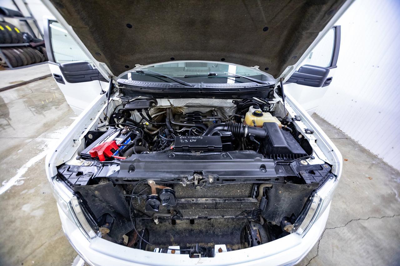 2011 Ford F-150 4x4 Super Crew XLT Longbox Red Deer AB