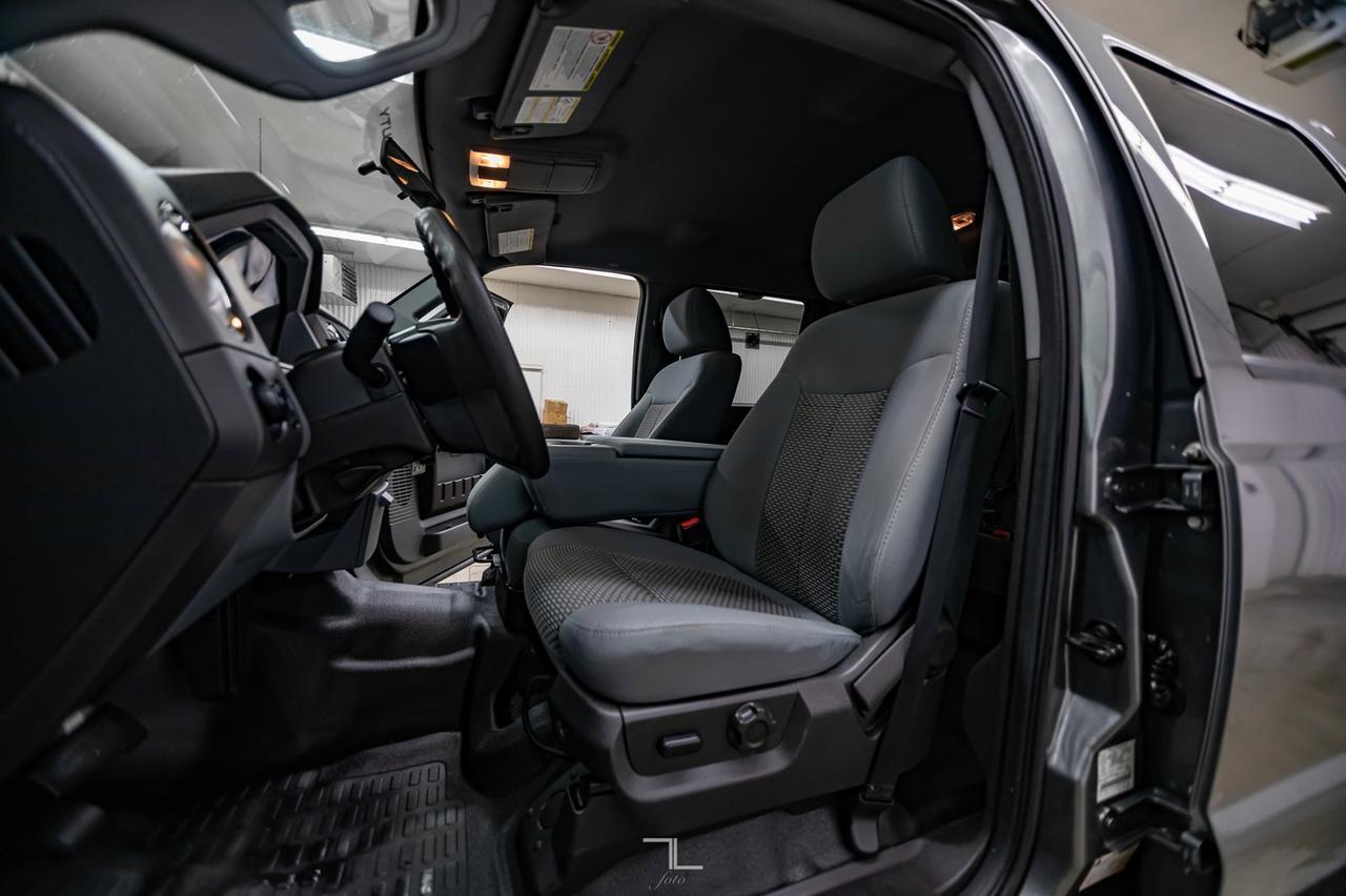 2011 Ford F-250 4x2 Crew Cab XLT Longbox Diesel Topper Red Deer AB