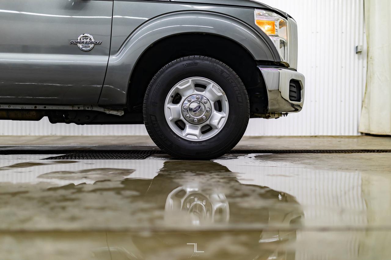 2011 Ford F-250 4x2 Crew Cab XLT Longbox Diesel Topper Red Deer AB