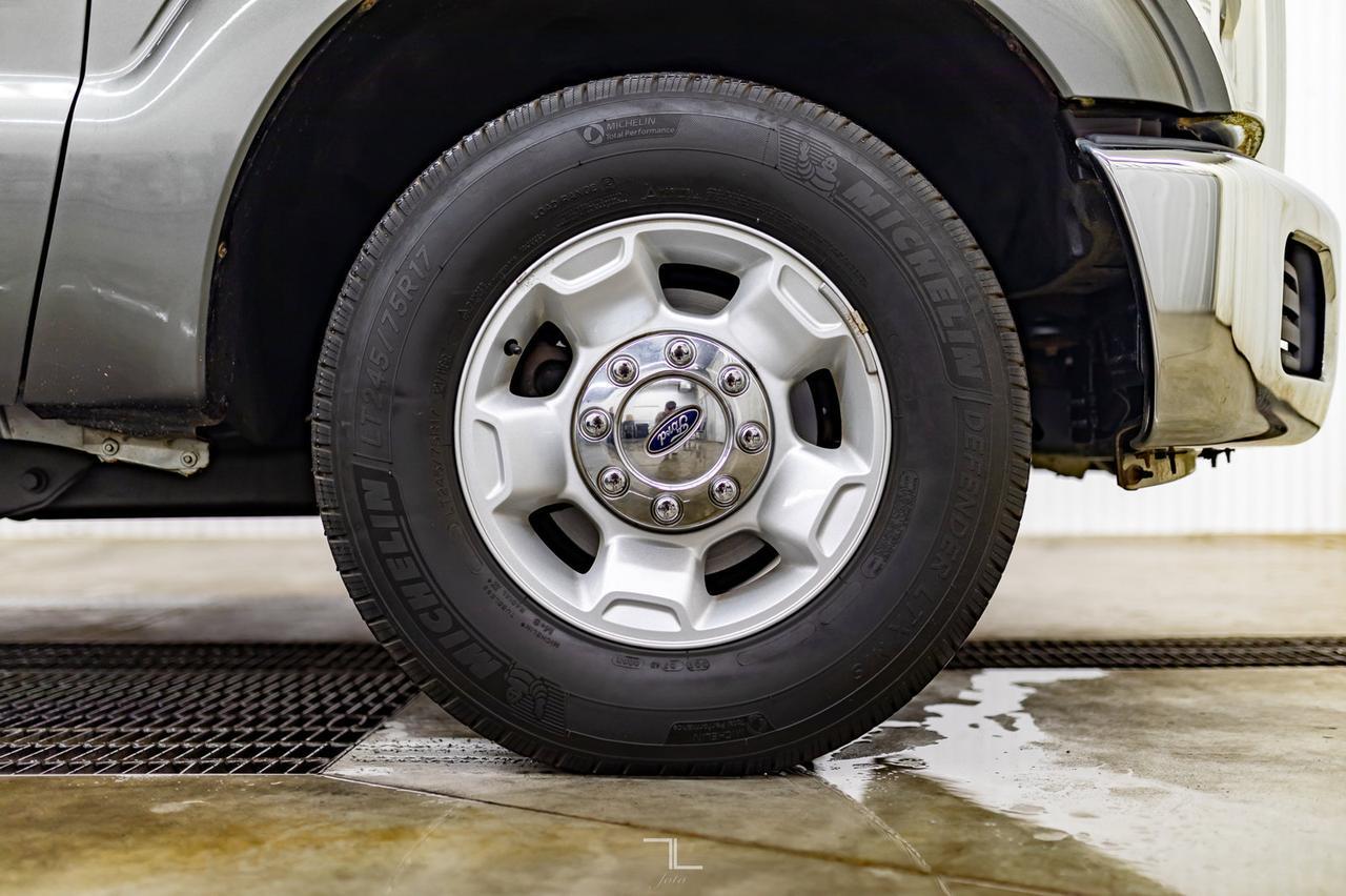 2011 Ford F-250 4x2 Crew Cab XLT Longbox Diesel Topper Red Deer AB