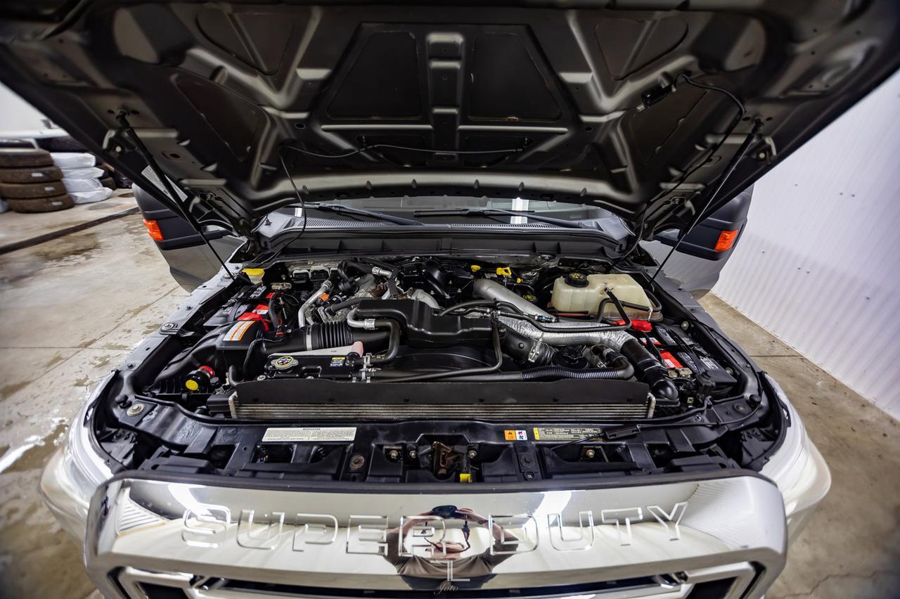 2011 Ford F-250 4x2 Crew Cab XLT Longbox Diesel Topper Red Deer AB