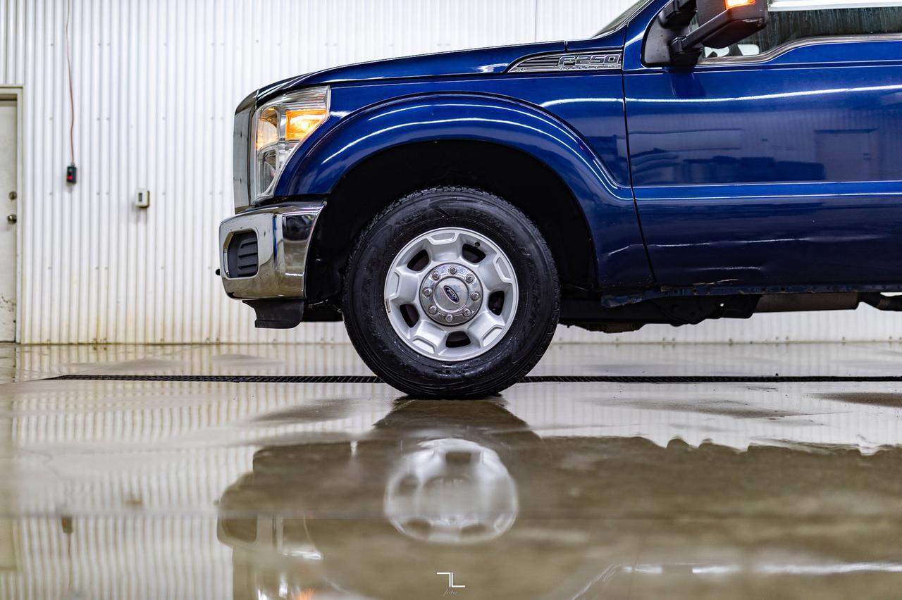 2011 Ford F-250 4x2 Crew Cab XLT PSeat Red Deer AB