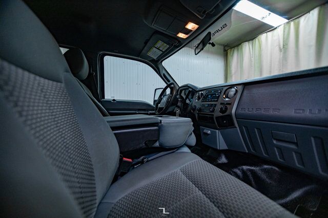 2011 Ford F-250 4x2 Crew Cab XLT PSeat Red Deer AB