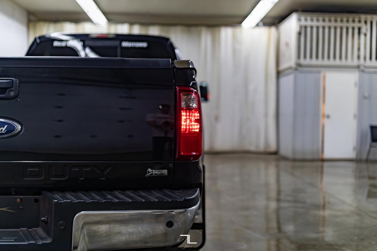 2011 Ford F-250 4x4 Crew Cab Lariat FX4 Leather Nav BCam Red Deer AB