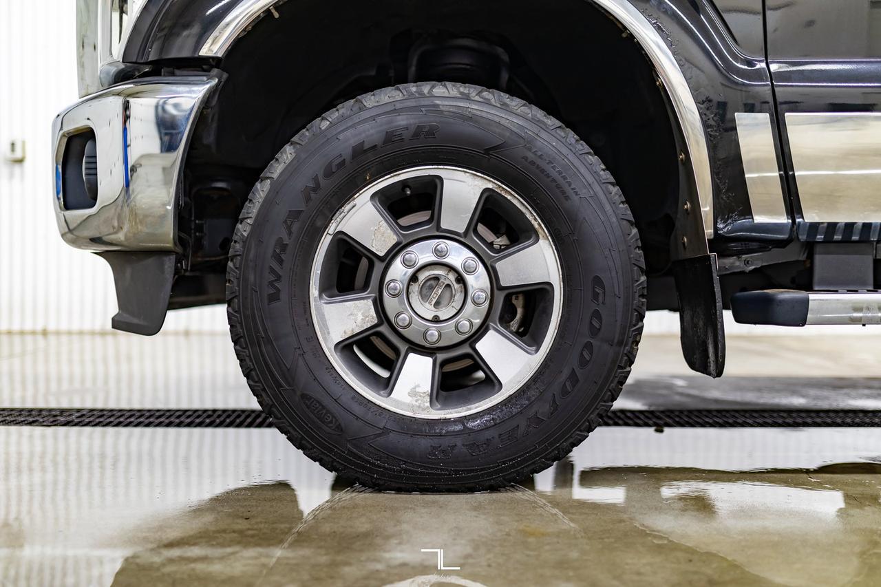 2011 Ford F-250 4x4 Crew Cab Lariat FX4 Leather Nav BCam Red Deer AB