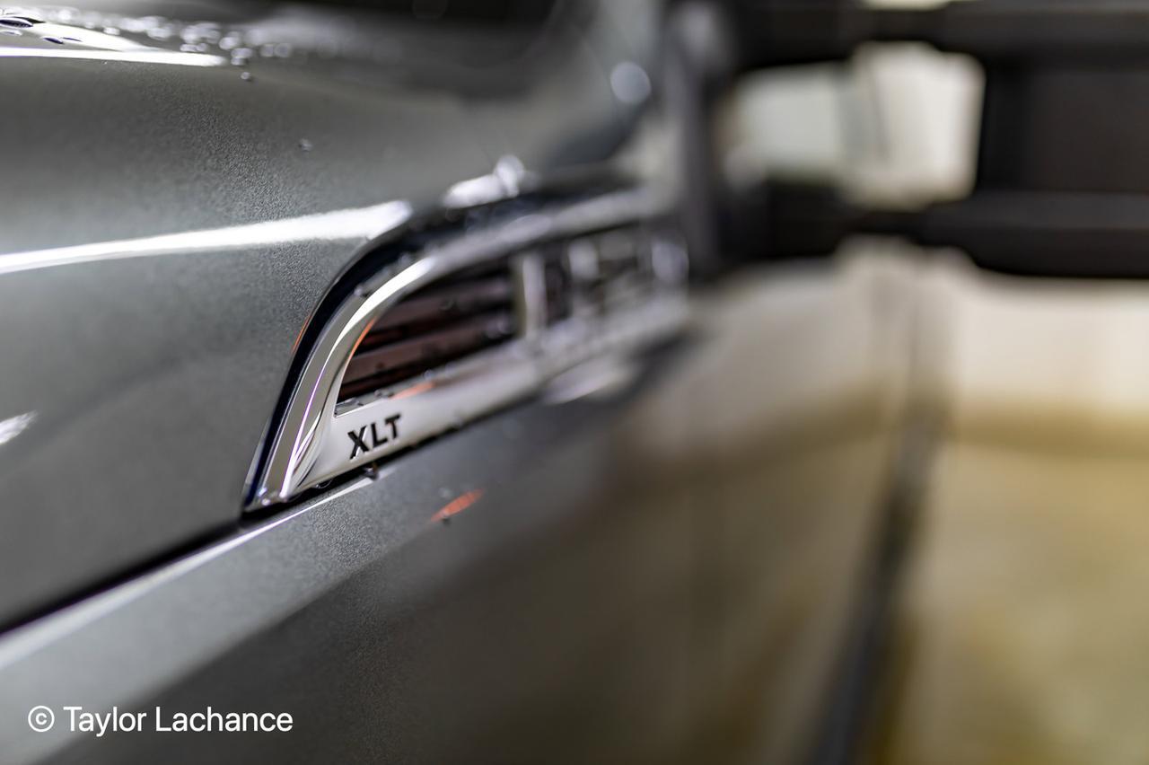 2011 Ford F-250 4x4 Crew Cab XLT FX4 BCam Red Deer AB