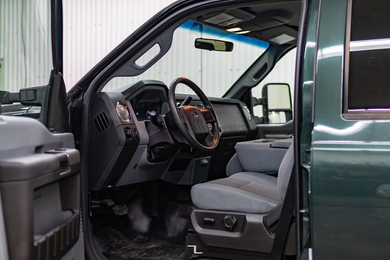 2011 Ford F-250 4x4 Crew Cab XLT Longbox Diesel Red Deer AB