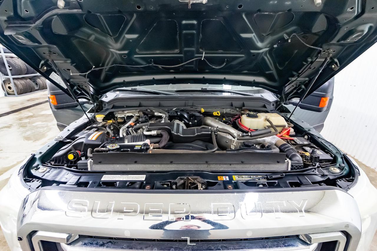 2011 Ford F-250 4x4 Crew Cab XLT Longbox Diesel Red Deer AB