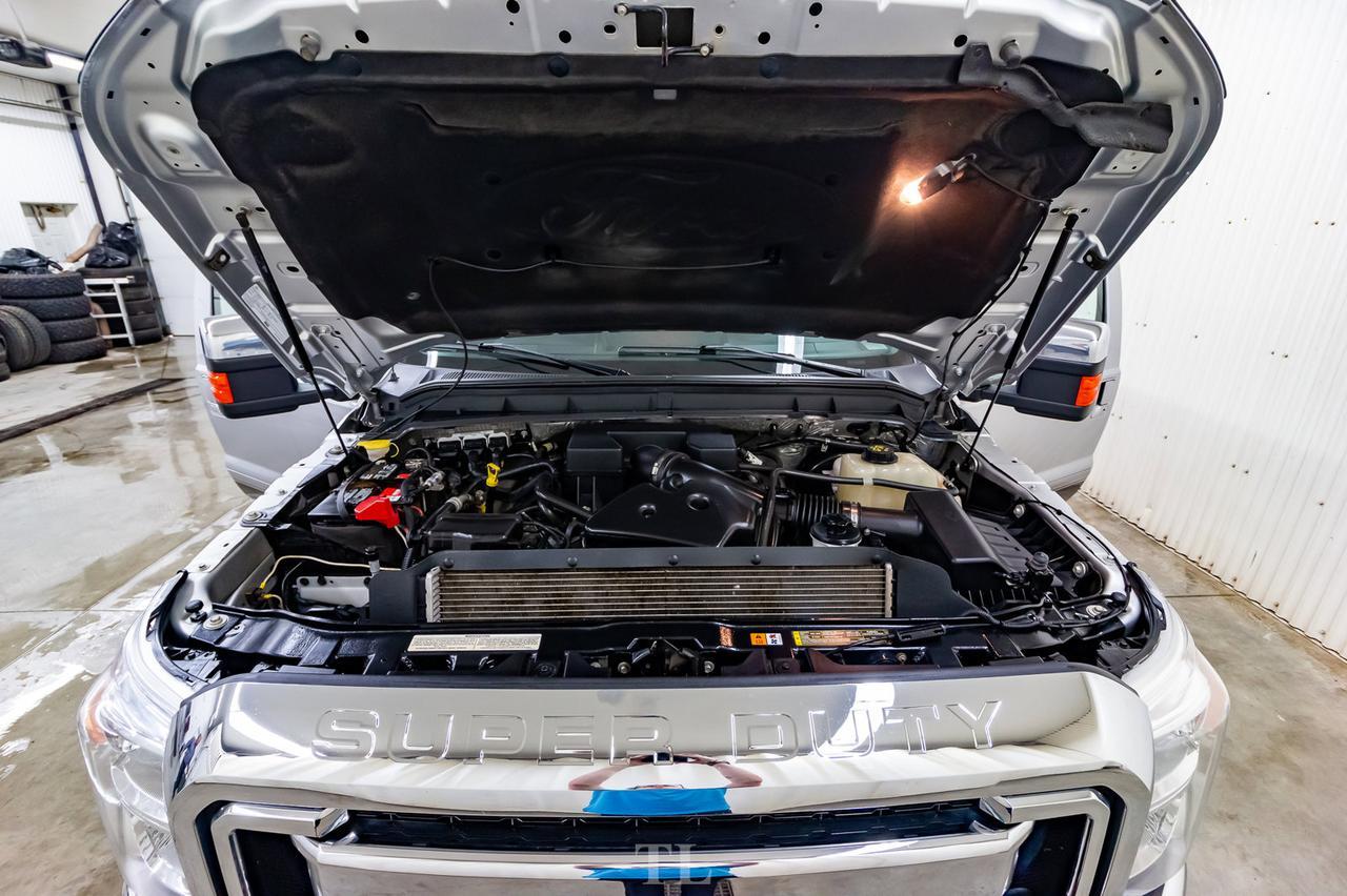 2011 Ford F-250 4x4 Super Cab Lariat Leather Nav Red Deer AB