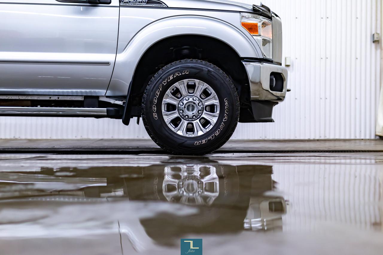 2011 Ford F-250 4x4 Super Cab Lariat Longbox Leather Nav BCam Red Deer AB