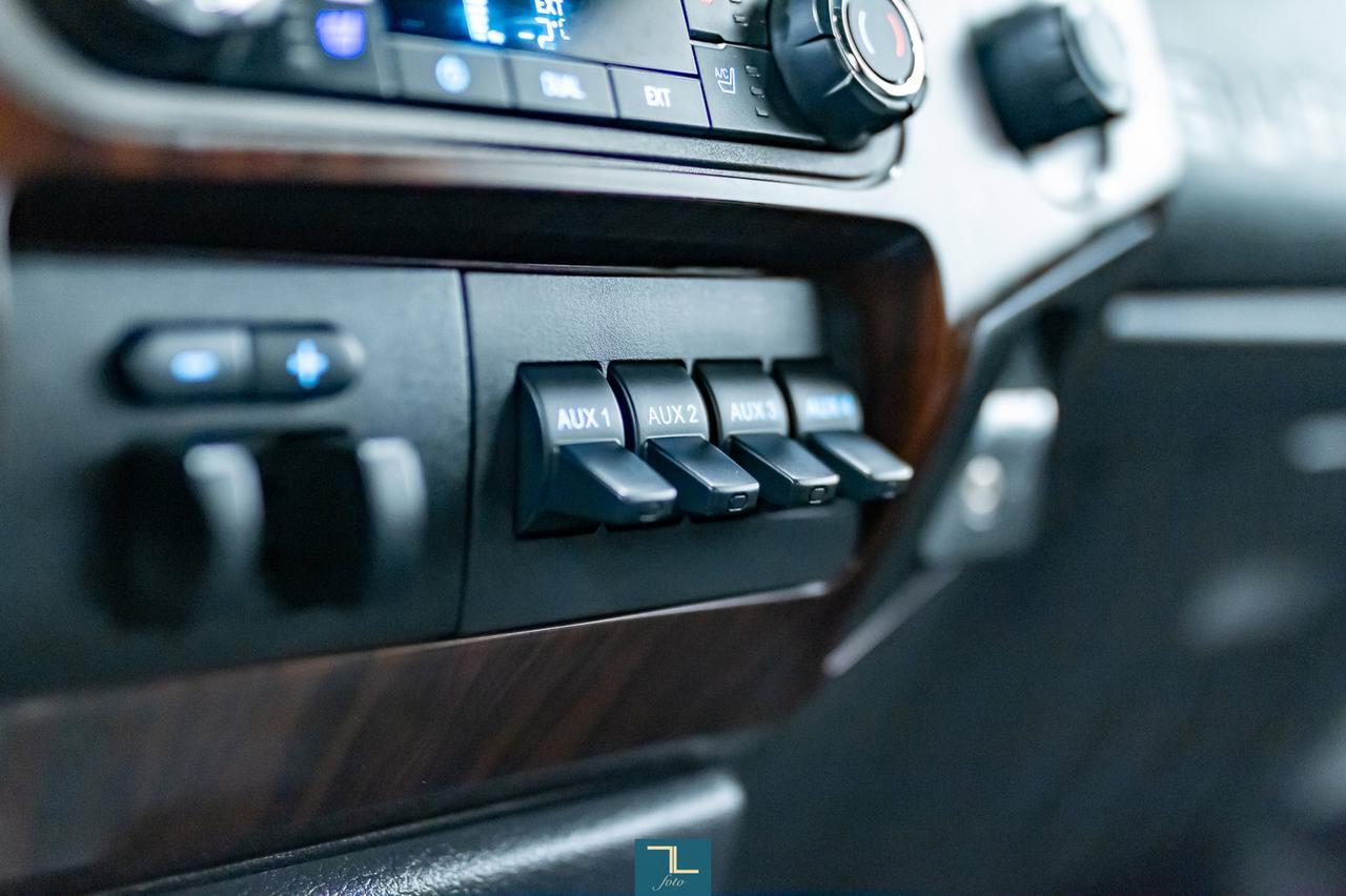 2011 Ford F-250 4x4 Super Cab Lariat Longbox Leather Nav BCam Red Deer AB