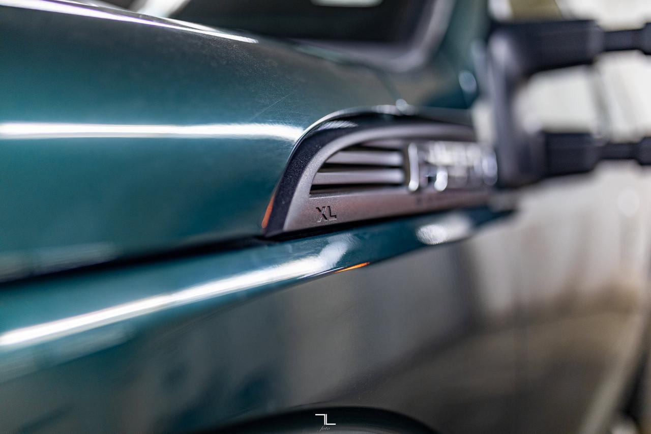 2011 Ford F-250 4x4 Super Cab XL Topper Red Deer AB