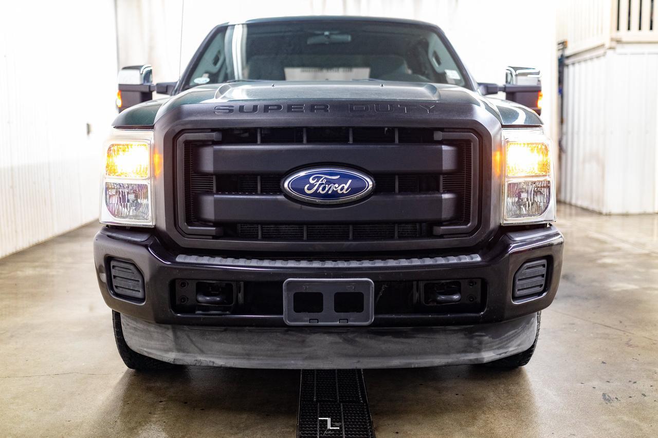 2011 Ford F-250 4x4 Super Cab XL Topper Red Deer AB