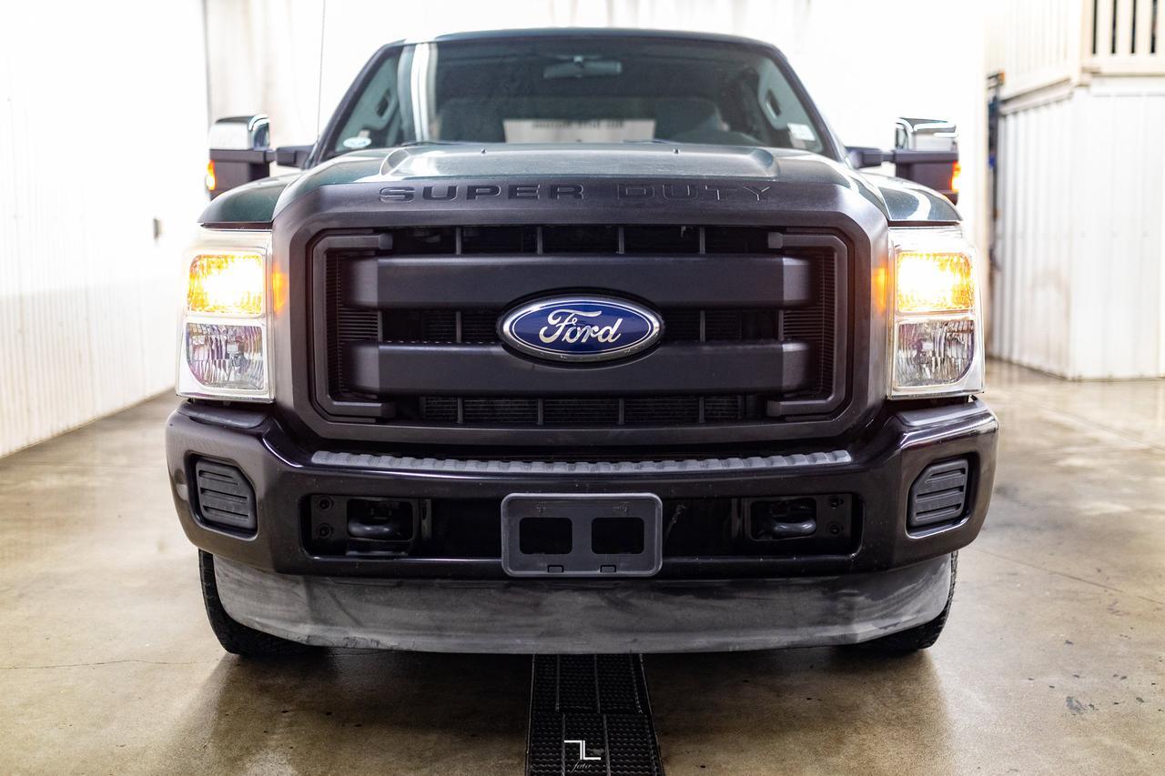 2011 Ford F-250 4x4 Super Cab XL Topper Red Deer AB