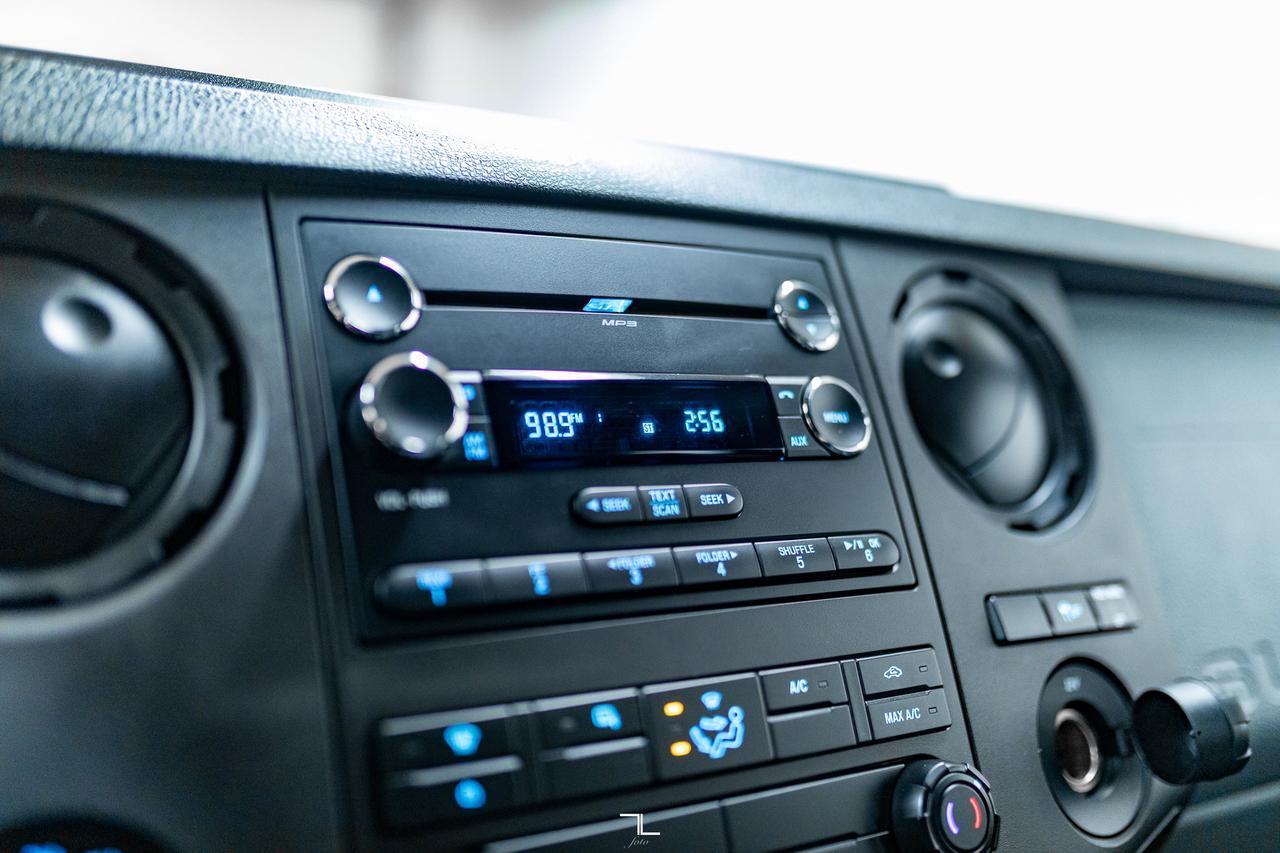 2011 Ford F-250 4x4 Super Cab XL Topper Red Deer AB