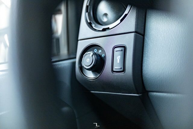 2011 Ford F-250 4x4 Super Cab XL Topper Red Deer AB