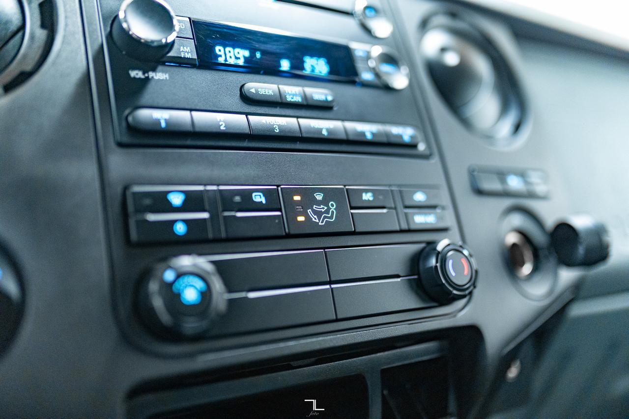 2011 Ford F-250 4x4 Super Cab XL Topper Red Deer AB