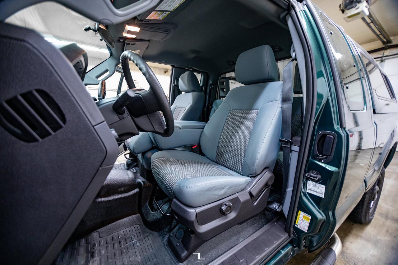 2011 Ford F-250 4x4 Super Cab XL Topper Red Deer AB