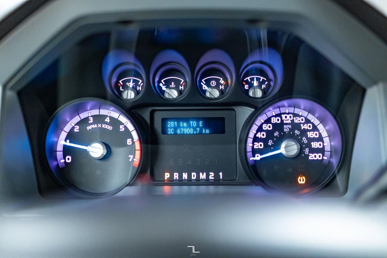 2011 Ford F-250 4x4 Super Cab XL Topper Red Deer AB