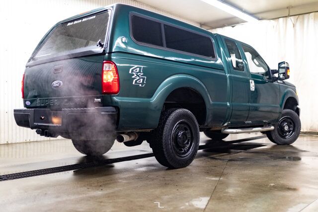 2011 Ford F-250 4x4 Super Cab XL Topper Red Deer AB