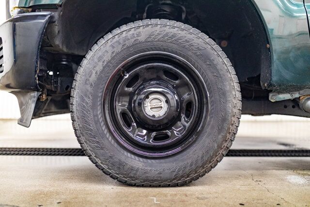 2011 Ford F-250 4x4 Super Cab XL Topper Red Deer AB