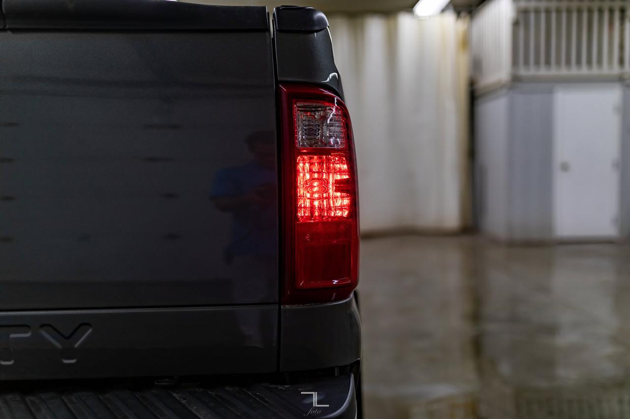 2011 Ford F-350 4x4 Crew Cab Lariat FX4 Longbox Diesel Leather Red Deer AB