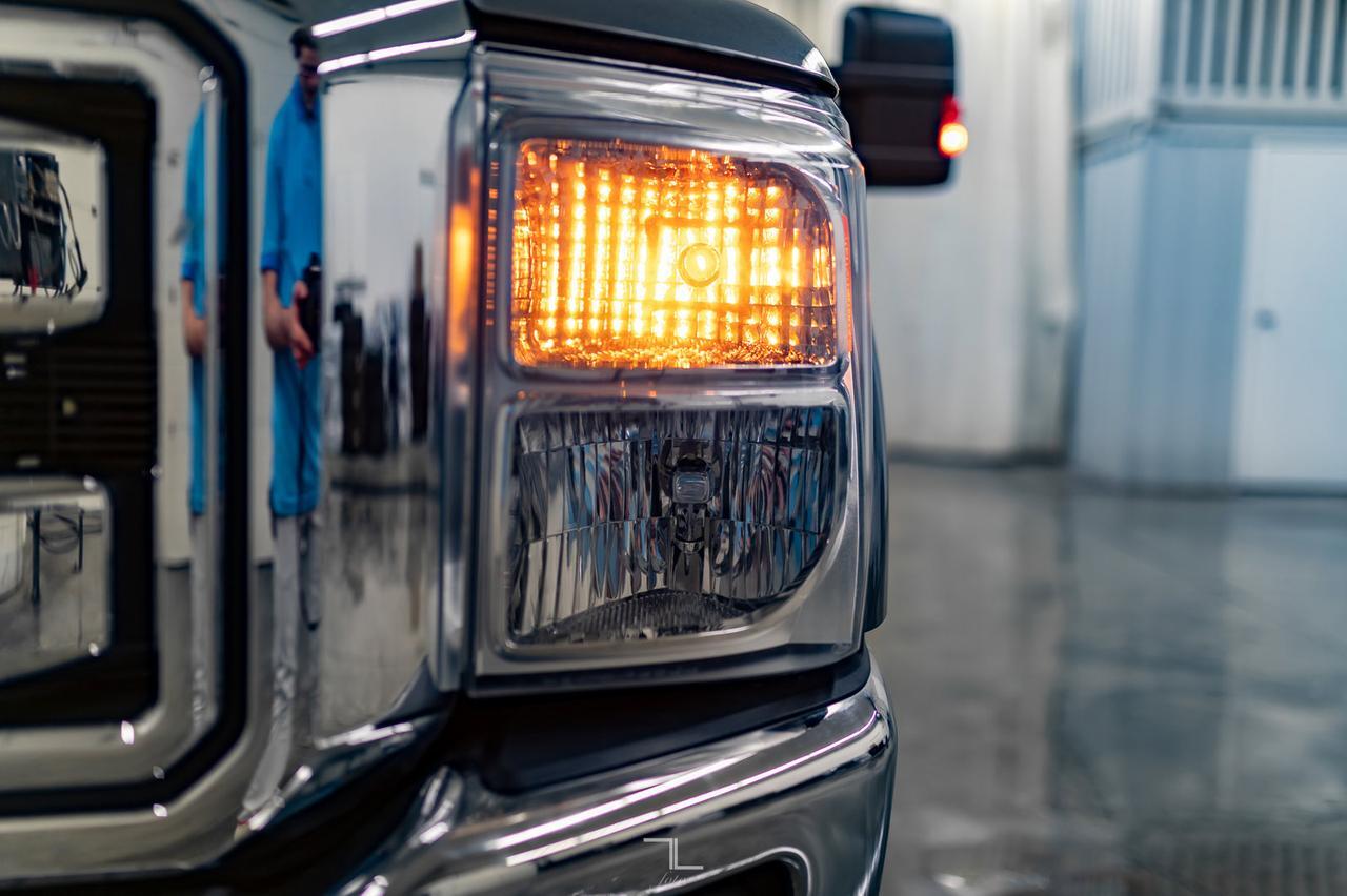 2011 Ford F-350 4x4 Crew Cab Lariat FX4 Longbox Diesel Leather Red Deer AB