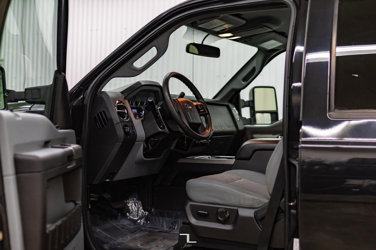 2011 Ford F-350 4x4 Crew Cab XLT Diesel BCam Red Deer AB