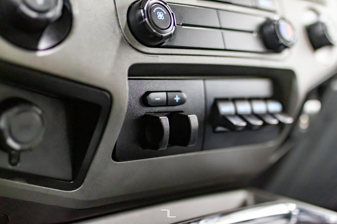 2011 Ford F-350 4x4 Crew Cab XLT Diesel BCam Red Deer AB