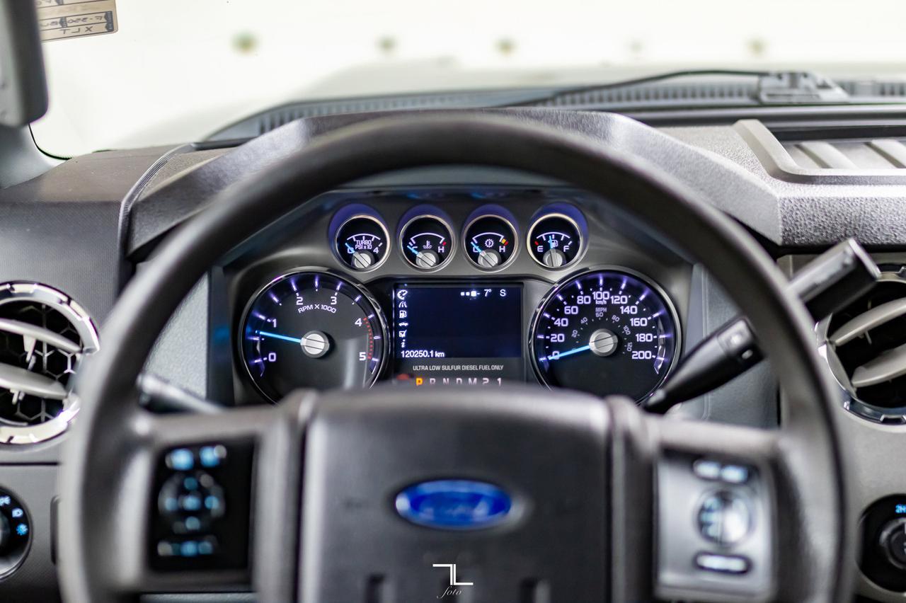 2011 Ford F-350 4x4 Crew Cab XLT Diesel BCam Red Deer AB