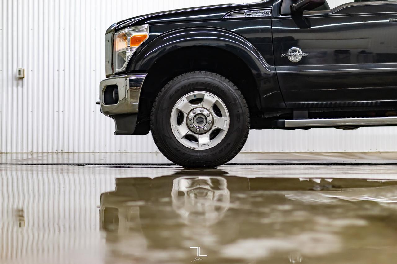 2011 Ford F-350 4x4 Crew Cab XLT Diesel BCam Red Deer AB